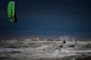 Страшная фотография шторма на пляже